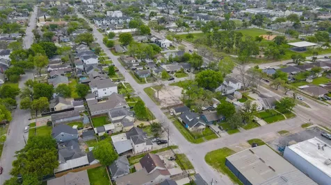 4819 Cetti Street Houston TX 77009