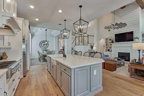 87 W Sawyer Ridge Drive The Woodlands TX 77389