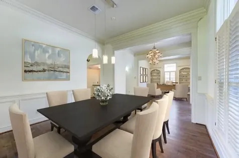 122 Vieux Carre Drive Houston TX 77009