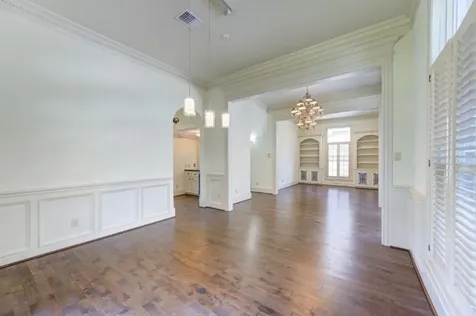 122 Vieux Carre Drive Houston TX 77009