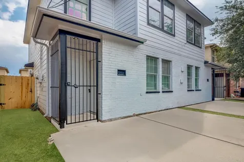6933 Liverpool Street A Houston TX 77021