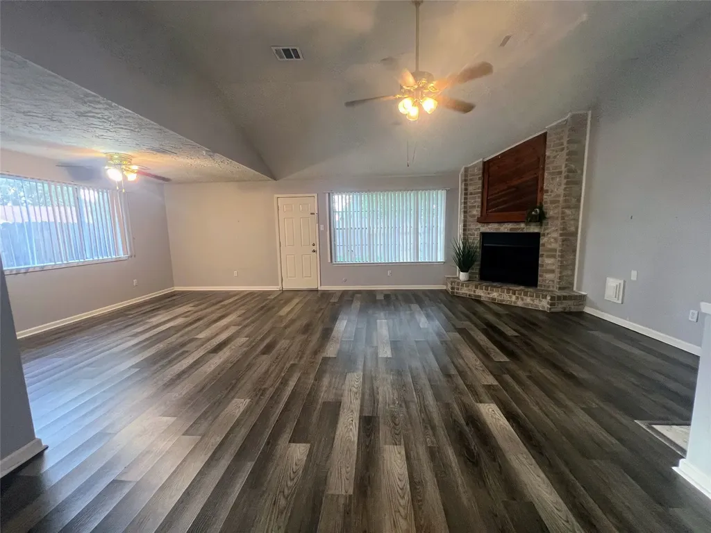 1202 Manorglen Drive Missouri City TX 77489