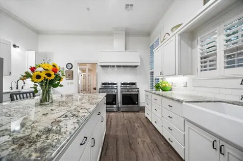 209 E Caney Street Wharton TX 77488