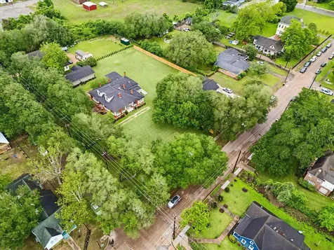209 E Caney Street Wharton TX 77488