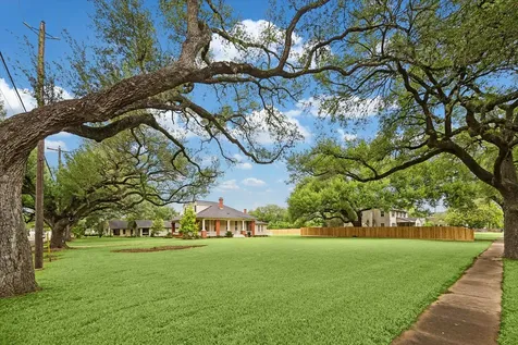 209 E Caney Street Wharton TX 77488