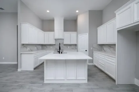 1737 E Lake Drive Huntsville TX 77340