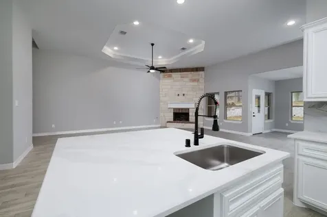 1737 E Lake Drive Huntsville TX 77340
