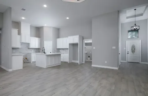 1737 E Lake Drive Huntsville TX 77340
