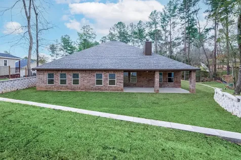1737 E Lake Drive Huntsville TX 77340