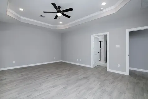 1737 E Lake Drive Huntsville TX 77340