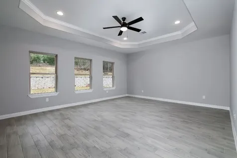 1737 E Lake Drive Huntsville TX 77340