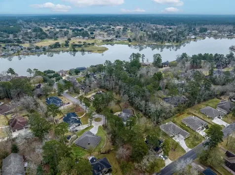 1737 E Lake Drive Huntsville TX 77340