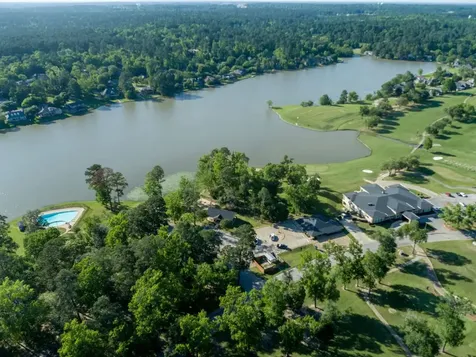 1737 E Lake Drive Huntsville TX 77340