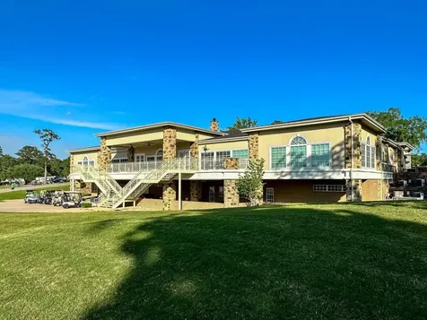 1737 E Lake Drive Huntsville TX 77340