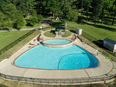 1737 E Lake Drive Huntsville TX 77340
