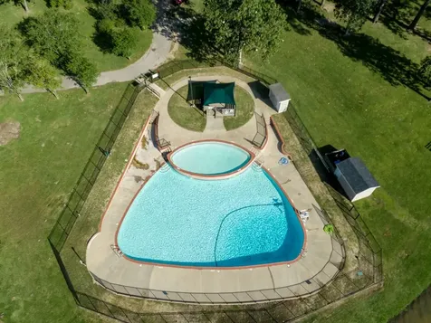 1737 E Lake Drive Huntsville TX 77340