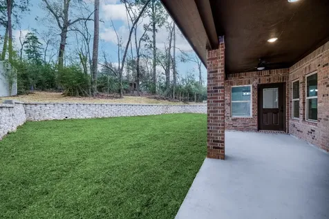 1737 E Lake Drive Huntsville TX 77340