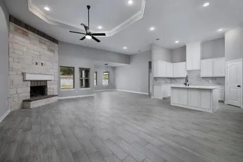 1737 E Lake Drive Huntsville TX 77340