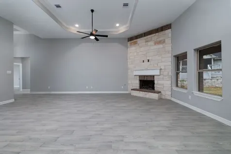 1737 E Lake Drive Huntsville TX 77340