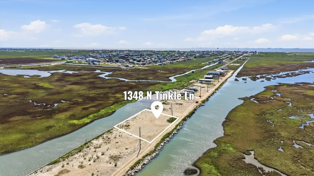 1348 N Tinkle Lane Crystal Beach TX 77650