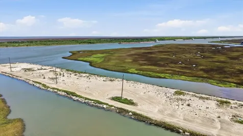 1348 N Tinkle Lane Crystal Beach TX 77650