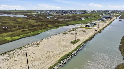1348 N Tinkle Lane Crystal Beach TX 77650