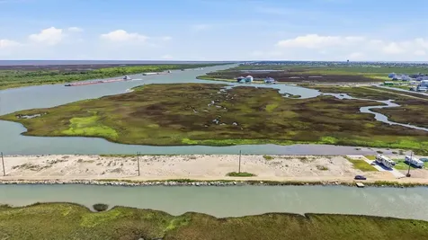 1348 N Tinkle Lane Crystal Beach TX 77650