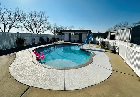 1840 Caroline Street Dickinson TX 77539