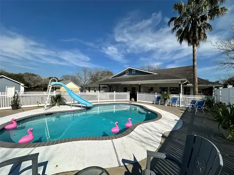 1840 Caroline Street Dickinson TX 77539