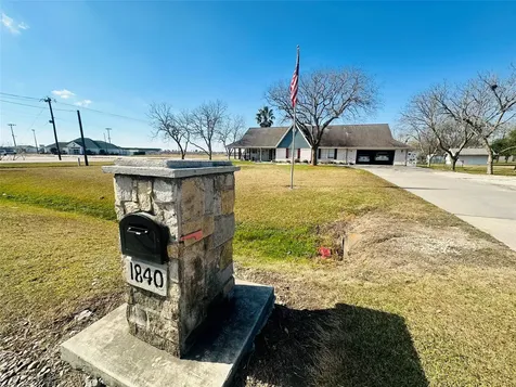 1840 Caroline Street Dickinson TX 77539