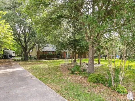 334 Pinehurst Drive Sour Lake TX 77659