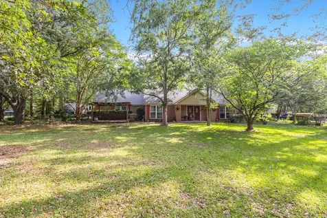 334 Pinehurst Drive Sour Lake TX 77659