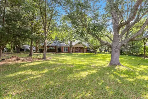 334 Pinehurst Drive Sour Lake TX 77659