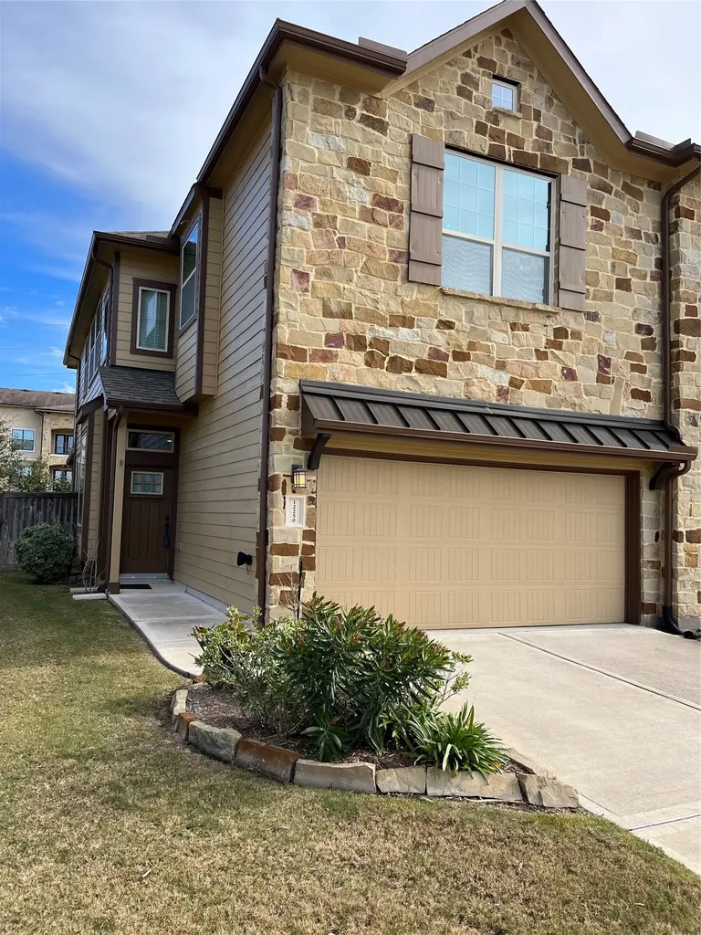 12250 La Strada Street Richmond TX 77406