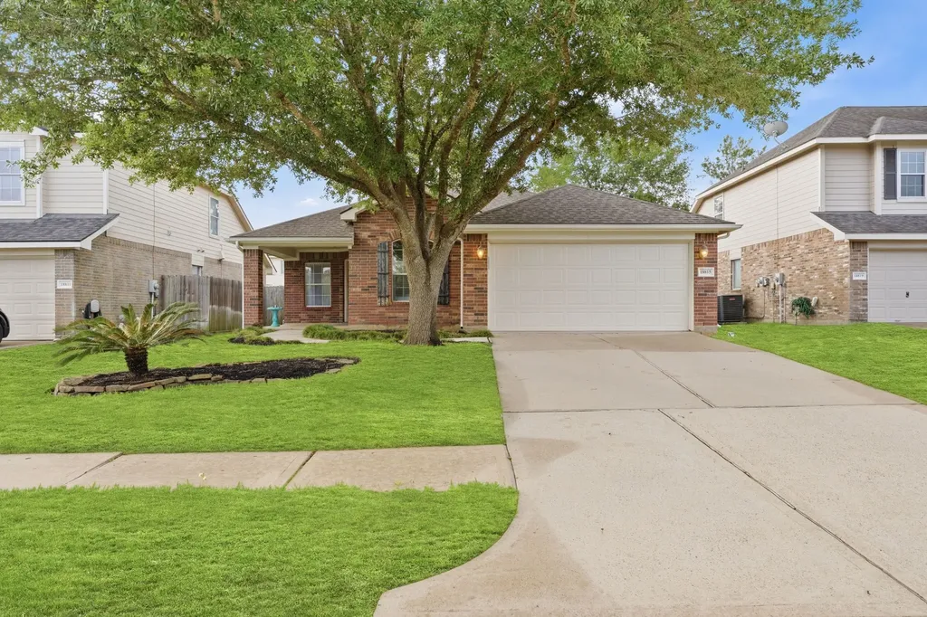 18815 Cluster Oaks Drive Magnolia TX 77355