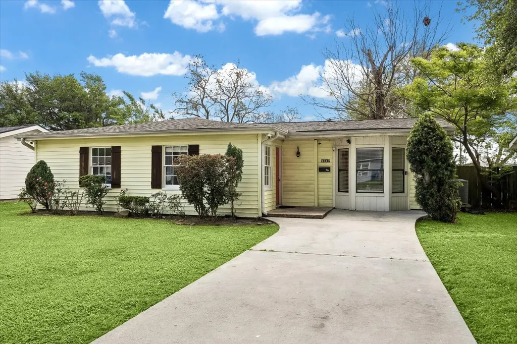 1517 Wayside Drive Texas City TX 77590
