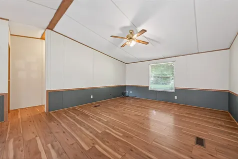 235 Iris Livingston TX 77351