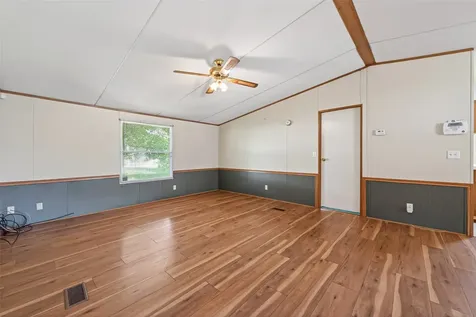 235 Iris Livingston TX 77351