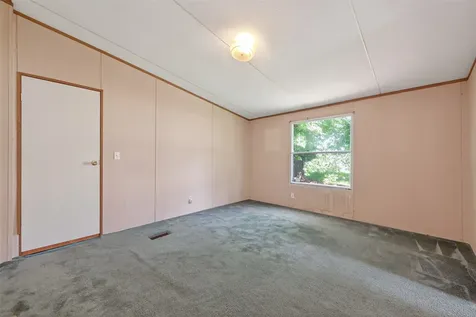 235 Iris Livingston TX 77351