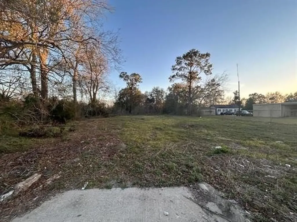 6245 Highway 105 Beaumont TX 77708