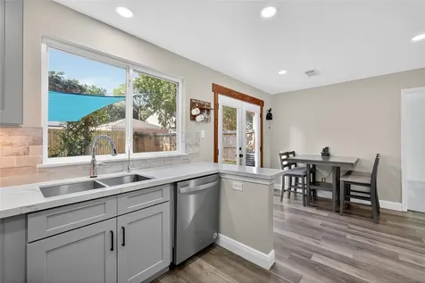 8515 Pool Creek Drive Houston TX 77095