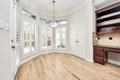 5346 Hidalgo Street Houston TX 77056
