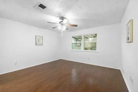 6517 S Briar Bayou Drive Houston TX 77072