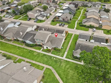 6517 S Briar Bayou Drive Houston TX 77072