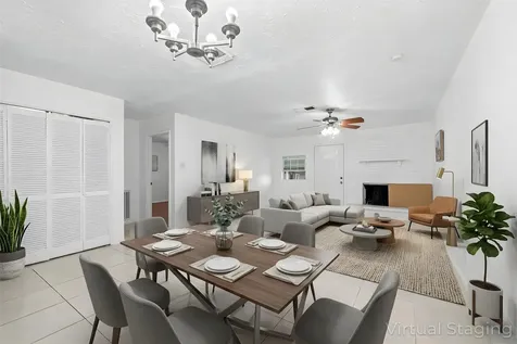 6517 S Briar Bayou Drive Houston TX 77072