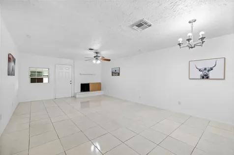 6517 S Briar Bayou Drive Houston TX 77072