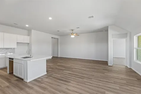 1266 W Shepard Drive Dayton TX 77535