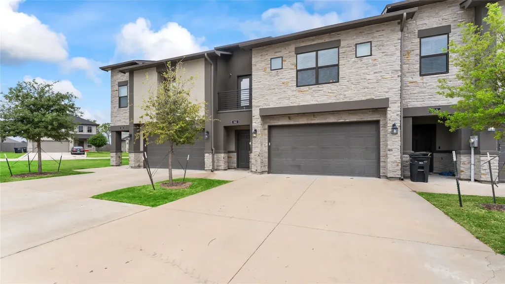 562 Momma Bear Drive College Station TX 77845