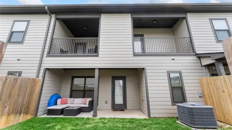 562 Momma Bear Drive College Station TX 77845