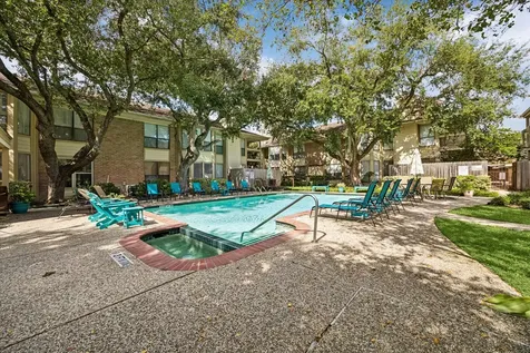 1881 Bering Drive 82 Houston TX 77057